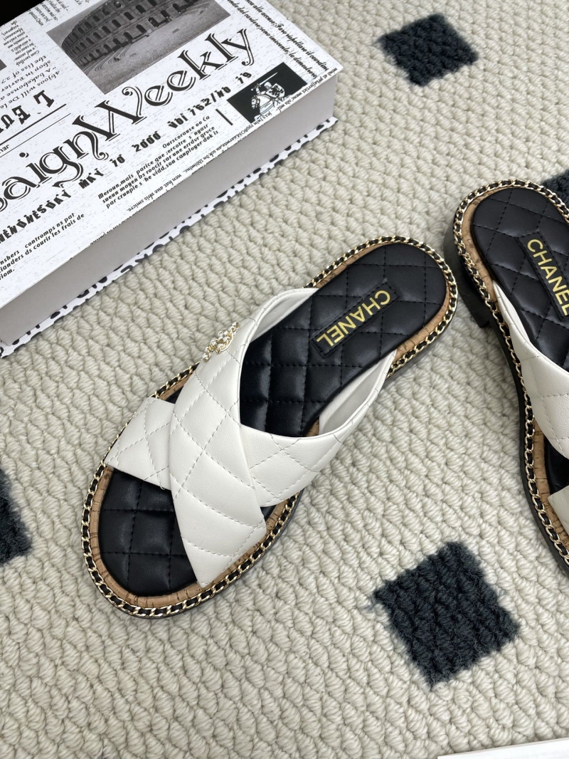 Ch**el slippers
